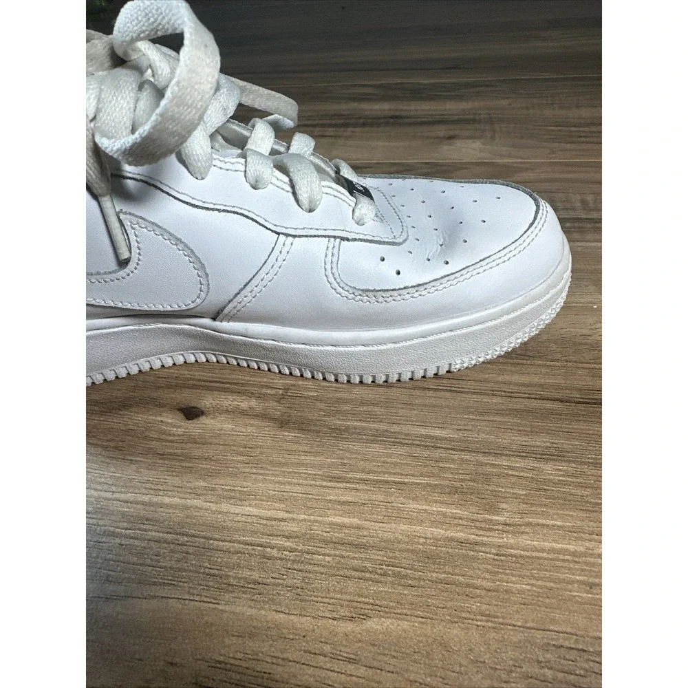 Nike this shoes